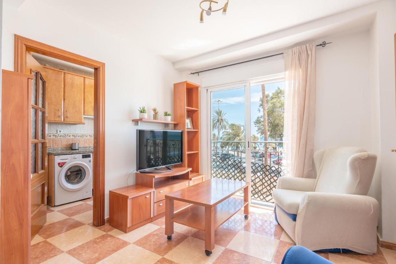 Renthas Pedregalejo Beach Apartments Málaga Dış mekan fotoğraf