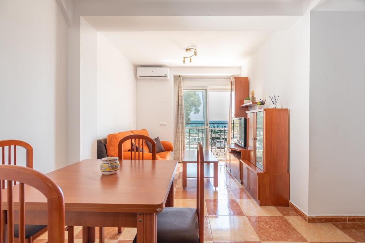Renthas Pedregalejo Beach Apartments Málaga Dış mekan fotoğraf