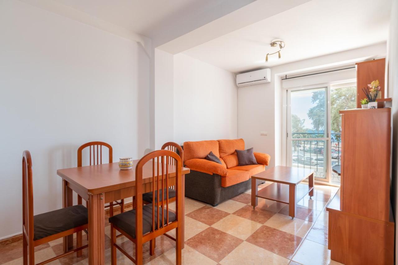 Renthas Pedregalejo Beach Apartments Málaga Dış mekan fotoğraf