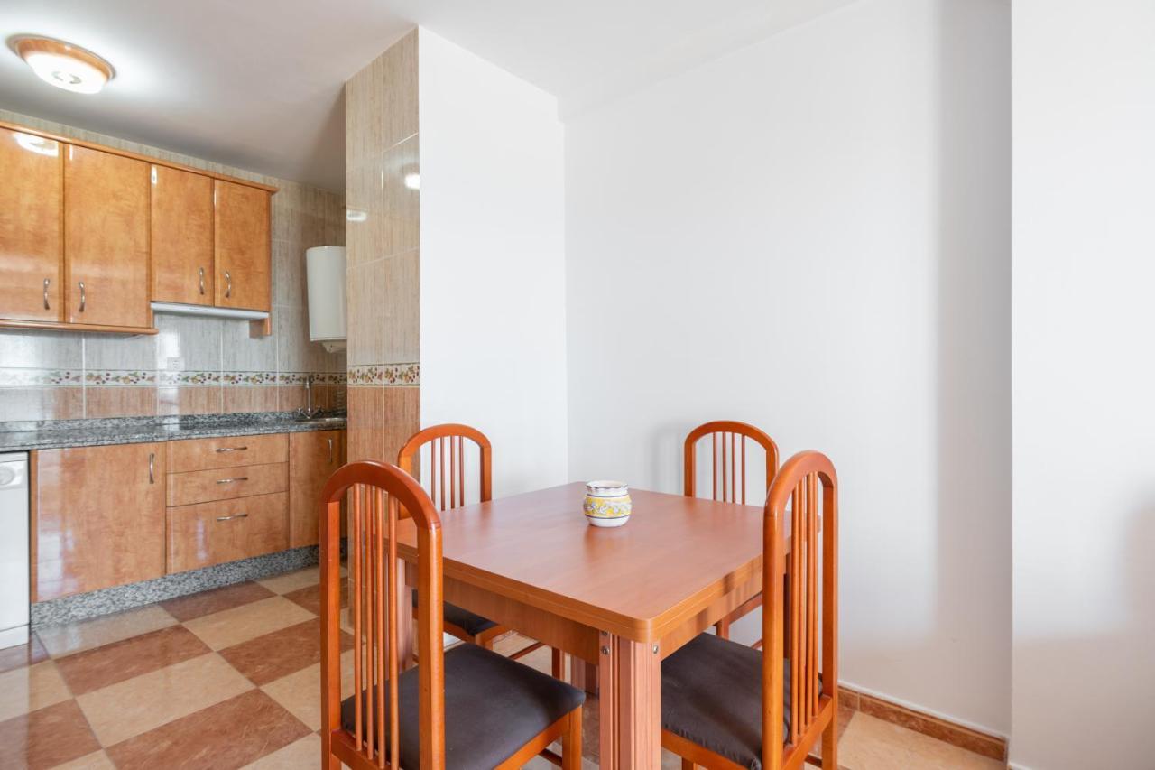 Renthas Pedregalejo Beach Apartments Málaga Dış mekan fotoğraf