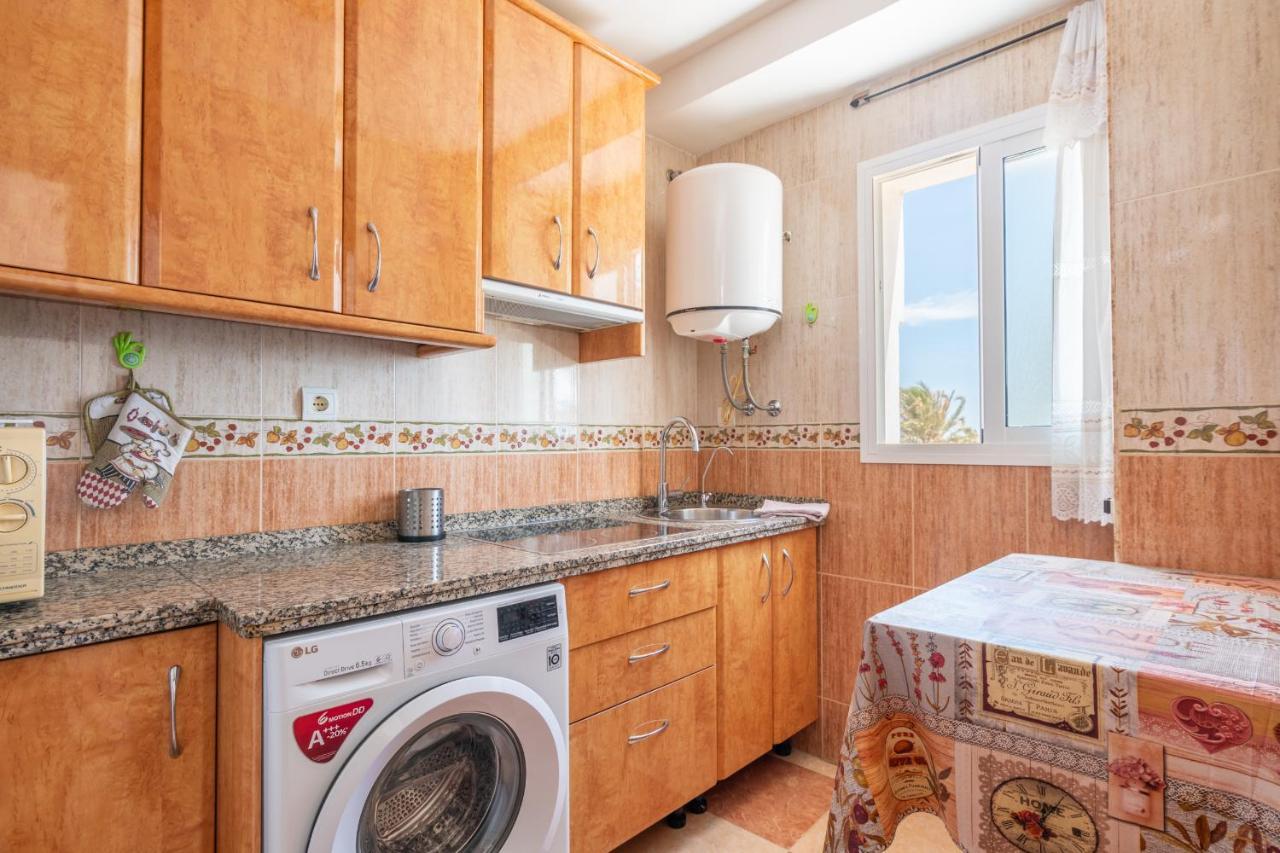 Renthas Pedregalejo Beach Apartments Málaga Dış mekan fotoğraf