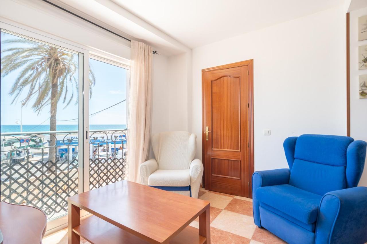 Renthas Pedregalejo Beach Apartments Málaga Dış mekan fotoğraf