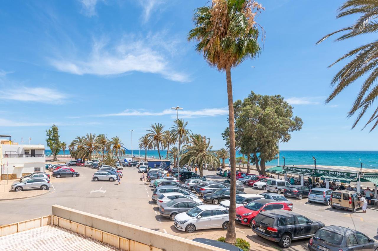 Renthas Pedregalejo Beach Apartments Málaga Dış mekan fotoğraf
