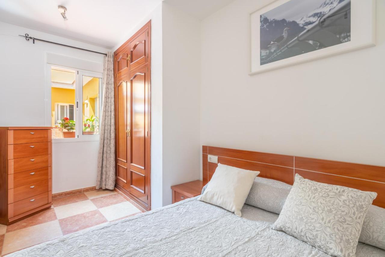 Renthas Pedregalejo Beach Apartments Málaga Dış mekan fotoğraf
