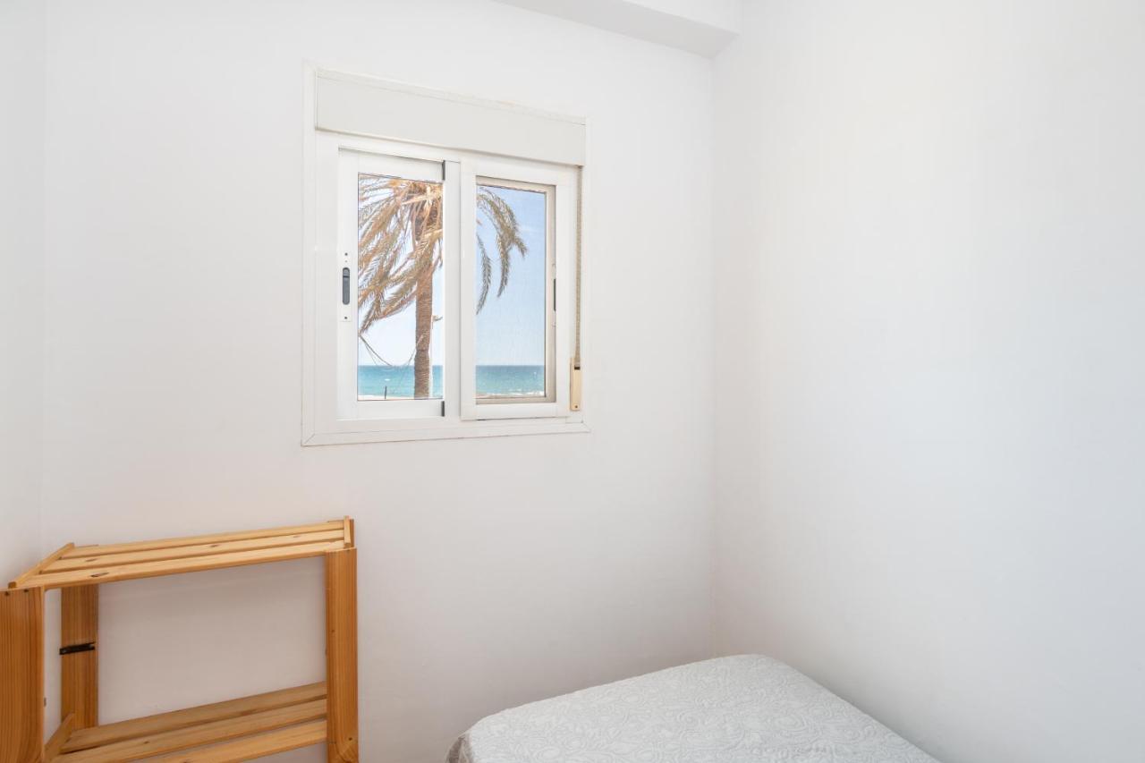 Renthas Pedregalejo Beach Apartments Málaga Dış mekan fotoğraf